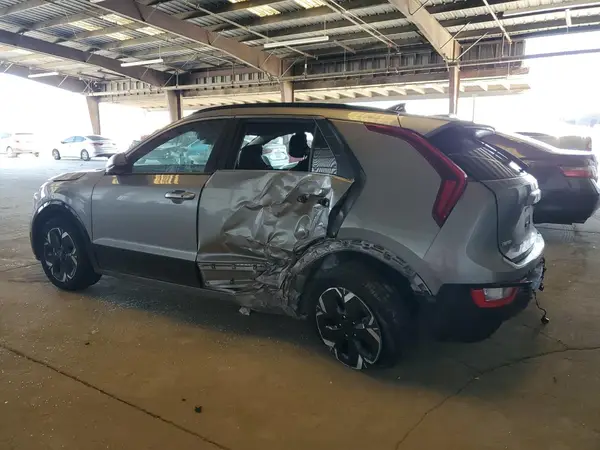KNDCR3L14P5029636 2023 KIA NIRO - Image 2
