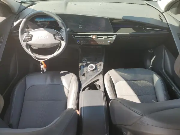 KNDCR3L14P5036165 2023 KIA NIRO - Image 8