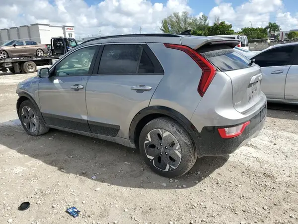 KNDCR3L14P5037493 2023 KIA NIRO - Image 2