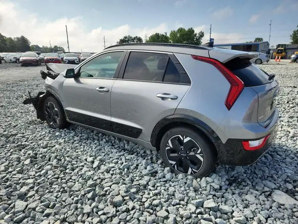 KNDCR3L14P5045528 2023 KIA NIRO - Image 2