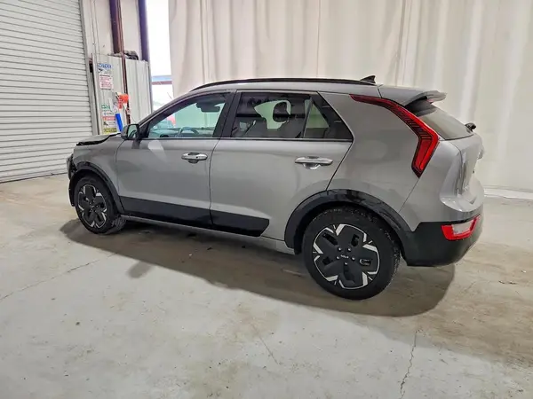 KNDCR3L14P5046260 2023 KIA NIRO - Image 2