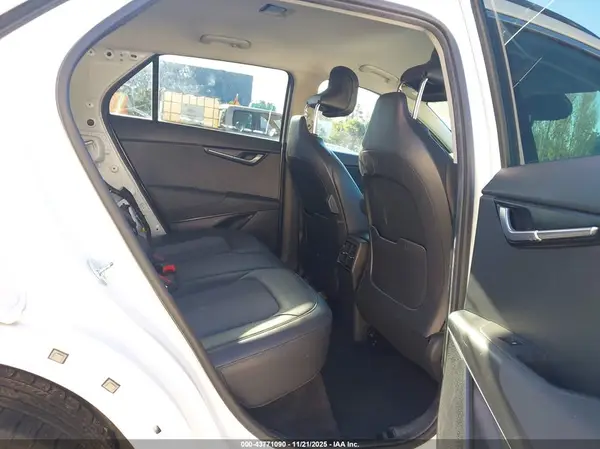 KNDCR3L14P5046999 2023 KIA NIRO - Image 8