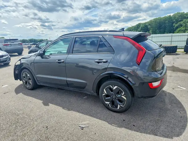 KNDCR3L14P5051586 2023 KIA NIRO - Image 2