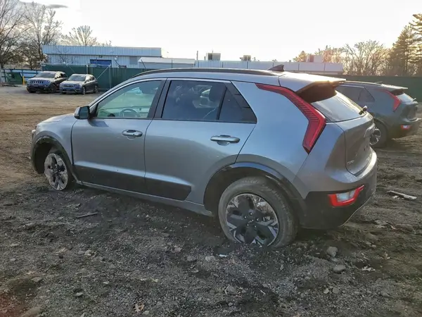KNDCR3L14P5054309 2023 KIA NIRO - Image 2