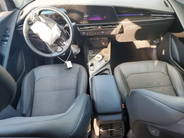 KNDCR3L14P5071451 2023 KIA NIRO - Image 8