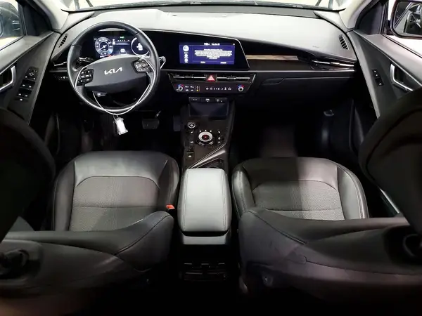 KNDCR3L14P5072454 2023 KIA NIRO - Image 8
