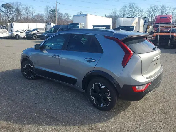 KNDCR3L14P5073457 2023 KIA NIRO - Image 2