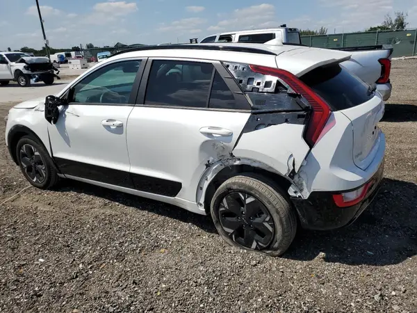 KNDCR3L14R5098698 2024 KIA NIRO - Image 2