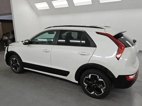 KNDCR3L14R5110641 2024 KIA NIRO - Image 2