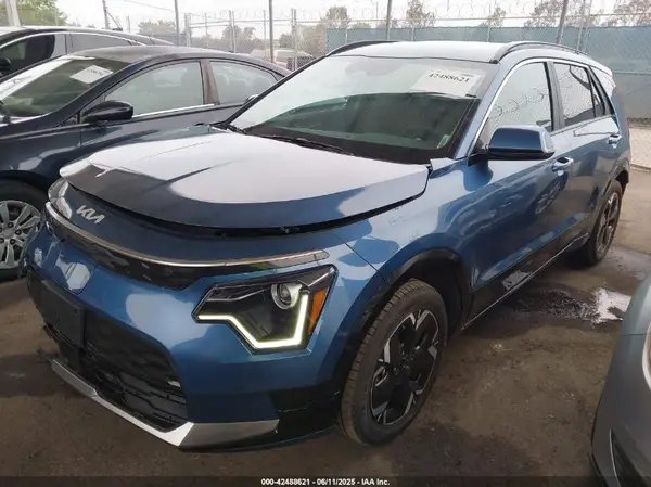 KNDCR3L14R512096 2024 KIA NIRO - Image 2