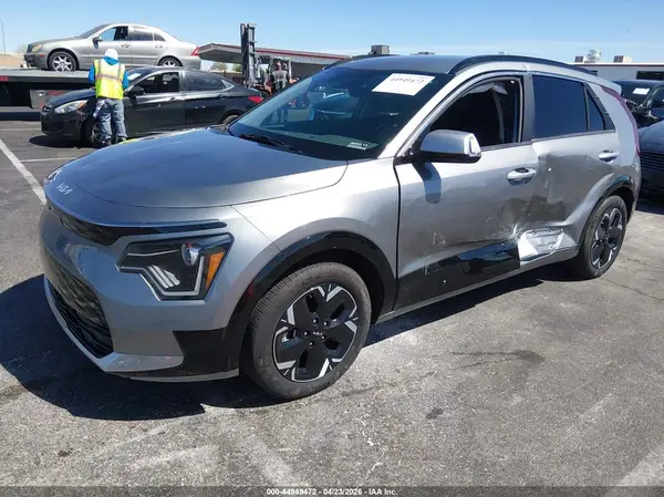 KNDCR3L14R5121056 2024 KIA NIRO - Image 2