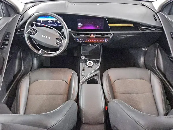 KNDCR3L15P5025594 2023 KIA NIRO - Image 8
