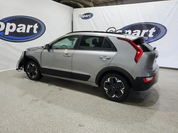 KNDCR3L15P5026924 2023 KIA NIRO - Image 2