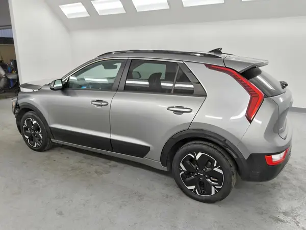 KNDCR3L15P5028222 2023 KIA NIRO - Image 2