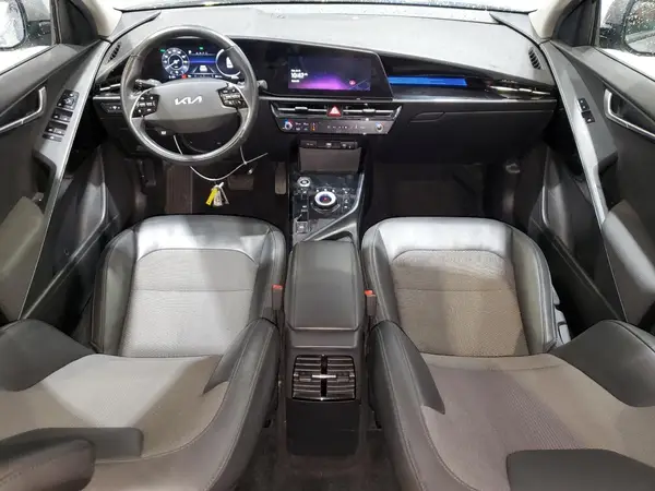 KNDCR3L15P5034070 2023 KIA NIRO - Image 8