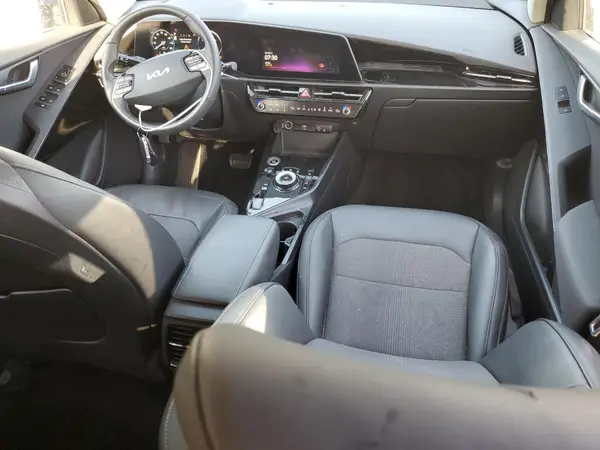 KNDCR3L15P5034098 2023 KIA NIRO - Image 8