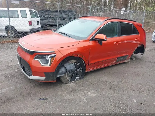 KNDCR3L15P5035588 2023 KIA NIRO - Image 2