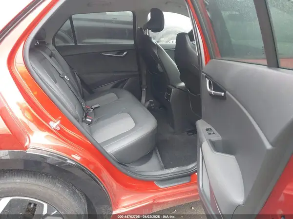 KNDCR3L15P5035588 2023 KIA NIRO - Image 8