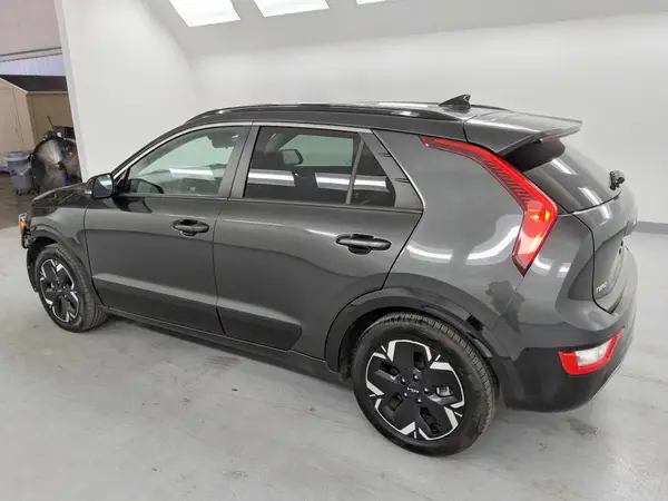 KNDCR3L15P5036160 2023 KIA NIRO - Image 2