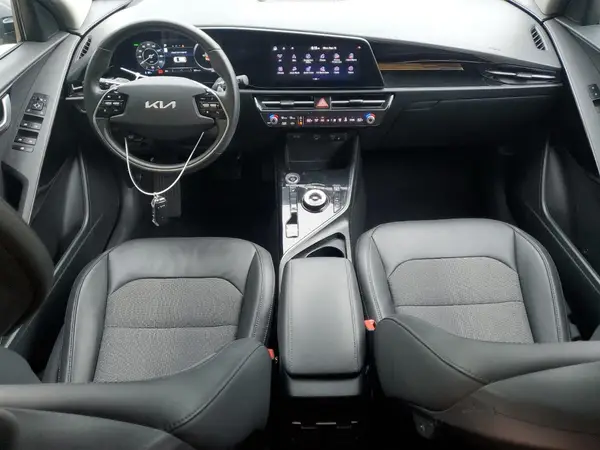 KNDCR3L15P5048728 2023 KIA NIRO - Image 8