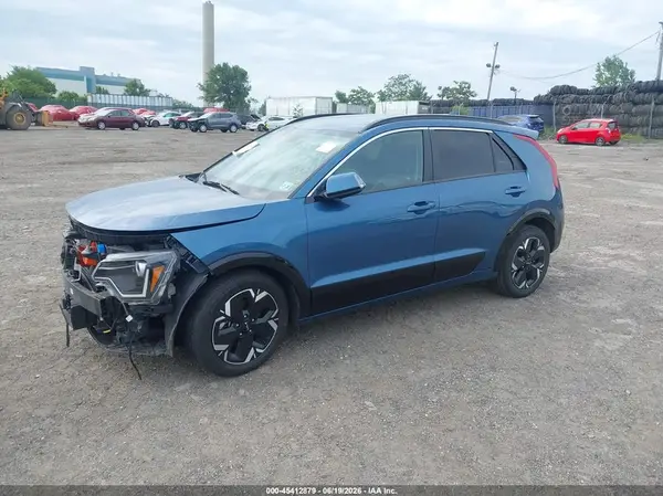 KNDCR3L15P5053573 2023 KIA NIRO - Image 2