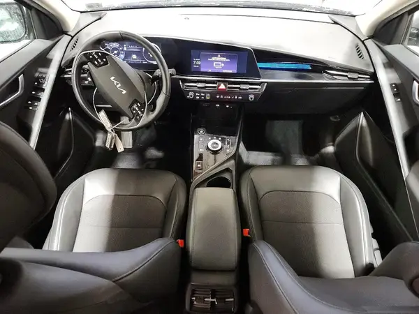 KNDCR3L15P5053959 2023 KIA NIRO - Image 8
