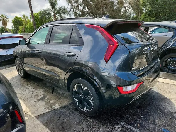KNDCR3L15P5072771 2023 KIA NIRO - Image 2