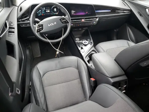 KNDCR3L15P5073841 2023 KIA NIRO - Image 8