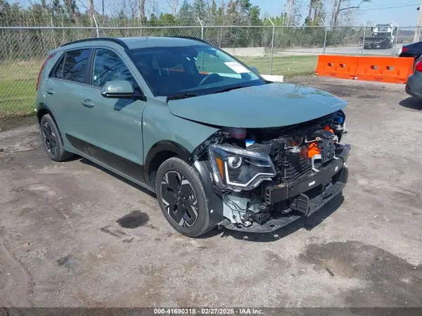 KNDCR3L15R5087662 2024 KIA NIRO - Image 1