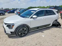 KNDCR3L15R5098421 2024 KIA NIRO