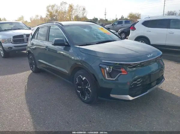 KNDCR3L15R5107814 2024 KIA NIRO - Image 1