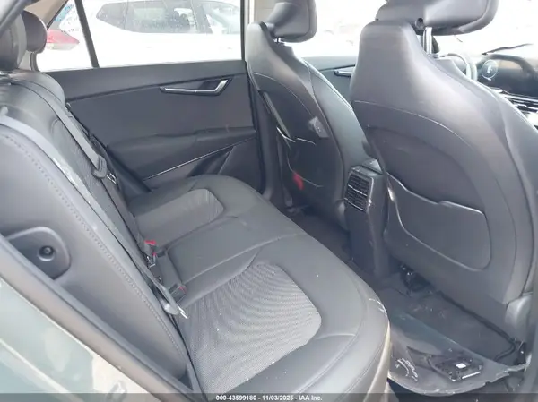 KNDCR3L15R5107814 2024 KIA NIRO - Image 8