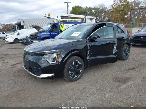 KNDCR3L15R5111524 2024 KIA NIRO - Image 2