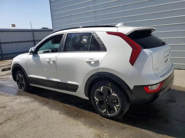 KNDCR3L15R5111605 2024 KIA NIRO - Image 2