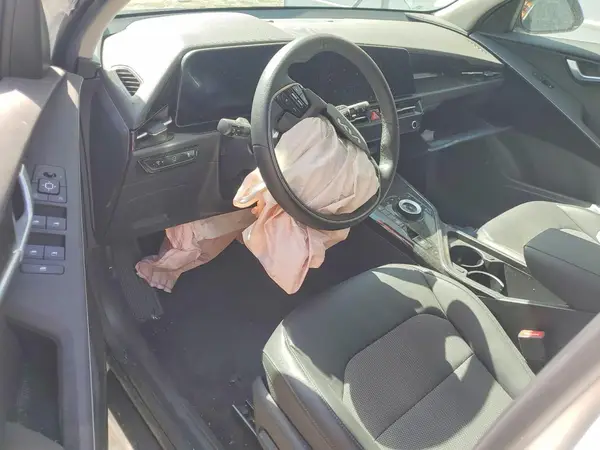 KNDCR3L15R5111605 2024 KIA NIRO - Image 8