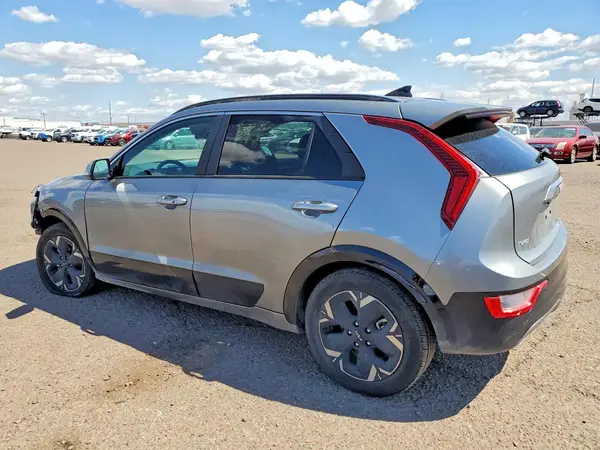 KNDCR3L15R5113628 2024 KIA NIRO - Image 2