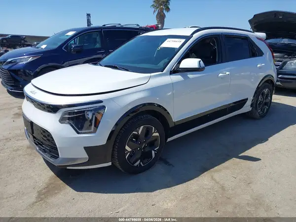 KNDCR3L15S5139166 2025 KIA NIRO - Image 2