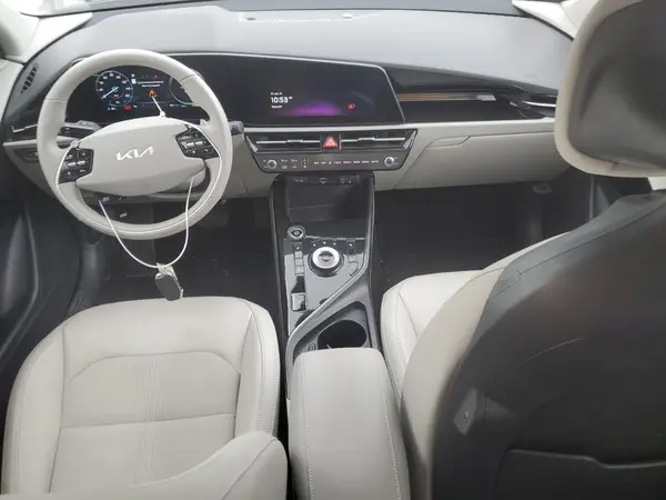 KNDCR3L16P5017942 2023 KIA NIRO - Image 8