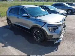 KNDCR3L16P5021652 2023 KIA NIRO