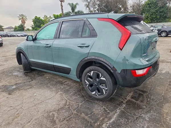 KNDCR3L16P5024065 2023 KIA NIRO - Image 2