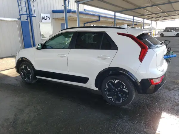 KNDCR3L16P5026687 2023 KIA NIRO - Image 2