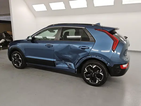 KNDCR3L16P5027774 2023 KIA NIRO - Image 2