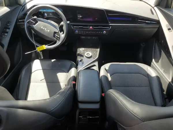 KNDCR3L16P5028424 2023 KIA NIRO - Image 8