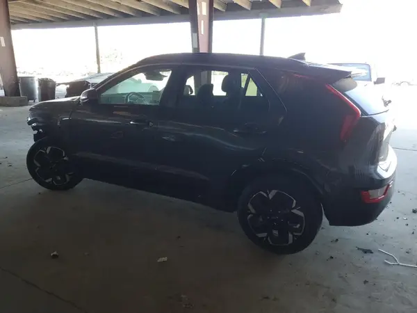 KNDCR3L16P5028830 2023 KIA NIRO - Image 2