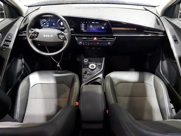 KNDCR3L16P5033400 2023 KIA NIRO - Image 8