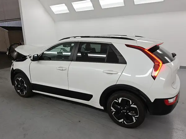 KNDCR3L16P5036507 2023 KIA NIRO - Image 2
