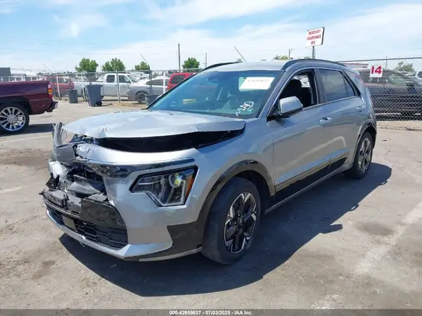 KNDCR3L16P5039102 2023 KIA NIRO - Image 2