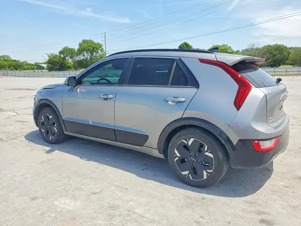 KNDCR3L16P5042873 2023 KIA NIRO - Image 2