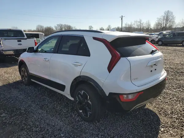 KNDCR3L16P5044896 2023 KIA NIRO - Image 2