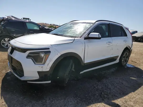 KNDCR3L16P5045501 2023 KIA NIRO - Image 1